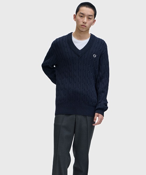 Cable Knit V-Neck Jumper／ケーブルニットVネックニット（ニット