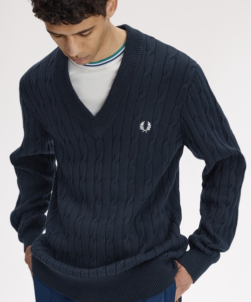 FRED PERRY(フレッドペリー)の「Cable Knit V-Neck Jumper/ケーブルニットVネックニット(ニット/セーター・メンズ・ネイビー・S/M/L)」の14枚目の写真