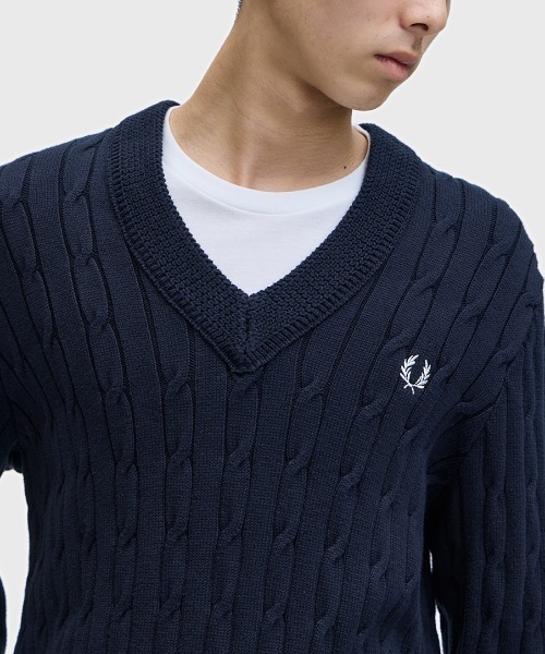 Cable Knit V-Neck Jumper／ケーブルニットVネックニット（ニット