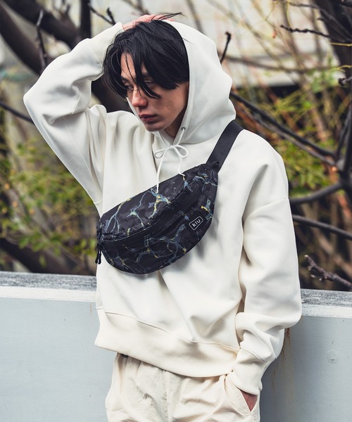 KiU（キウ）の「ウォーターリペレントパーカー（パーカー・メンズ・サックスブルー/オフホワイト/ブラック・LARGE/X-LARGE/MEDIUM）」の11枚目の写真