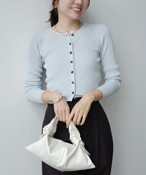 anuans（アニュアンス）の「リュクスビスコースニットカーディガン（カーディガン/ボレロ・レディース・ホワイト/ベージュ/ネイビー/ブラック/レッド/サックスブルー・S/M）」の5枚目の写真