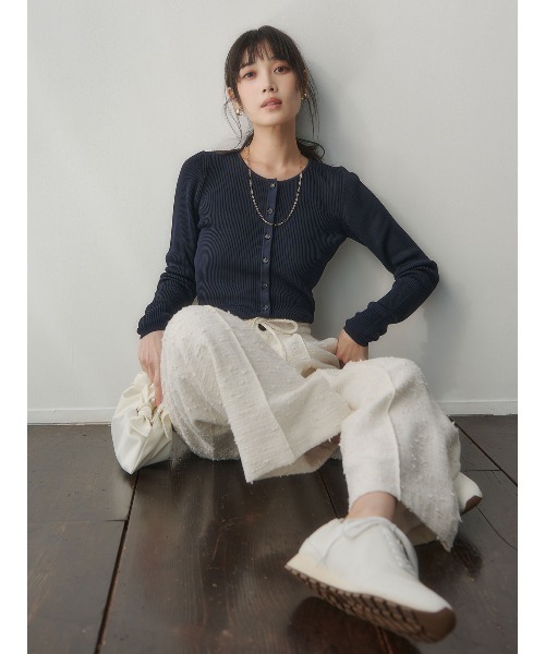 anuans（アニュアンス）の「リュクスビスコースニットカーディガン（カーディガン/ボレロ・レディース・ホワイト/ベージュ/ネイビー/ブラック/レッド/サックスブルー・S/M）」の9枚目の写真