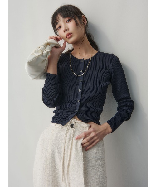 anuans（アニュアンス）の「リュクスビスコースニットカーディガン（カーディガン/ボレロ・レディース・ホワイト/ベージュ/ネイビー/ブラック/レッド/サックスブルー・S/M）」の11枚目の写真