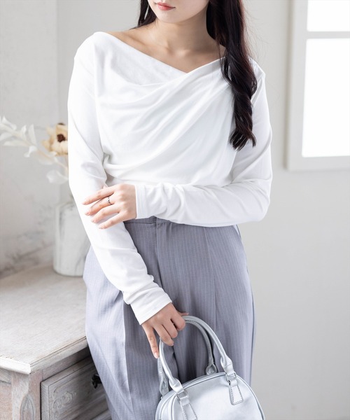 CLEAR BASIC（クリアベーシック）の「ドレープカットソー[カジュアル 着回し抜群 大人]≪新作≫（Tシャツ/カットソー・レディース・ピンク/グレー/グレイッシュベージュ/サックスブルー/ブラック/オフホワイト/ラベンダー・F）」の2枚目の写真