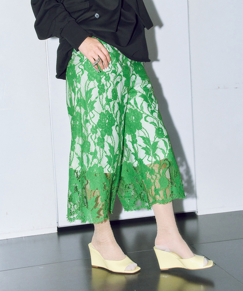 TOGA PULLA(トーガ プルラ)の「TOGA PULLA LACE CULOTTES PANTS TP261-FF236:パンツ(その他パンツ・レディース・グリーン・38/36)」の2枚目の写真