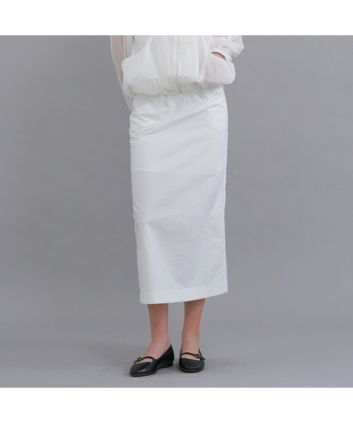 MICANE（ミケーネ）の「サバスタンダードフィットロングスカート（スカート・レディース・ブラック/アイボリー・X-SMALL/SMALL/MEDIUM/LARGE/X-LARGE/XX-LARGE）」の2枚目の写真