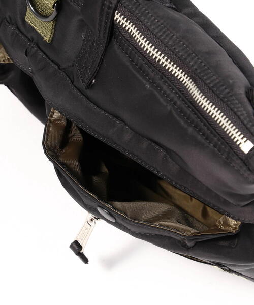 AVIREX（アヴィレックス）の「FLIGHT NYLON "MEDIUM HELMET BAG" / フライト ナイロン ミディアム ヘルメットバッグ / AVIREX / アヴィレックス（ショルダーバッグ・メンズ・その他10/ブラック・F）」の16枚目の写真