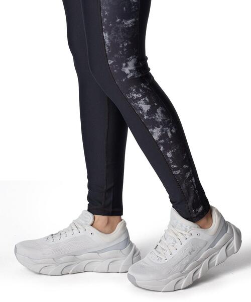 UNDER ARMOUR(アンダーアーマー)の「UAヒートギア プリント レギンス(トレーニング/レディース)(レギンス/スパッツ・レディース・ブラック・M/L/S/XL)」の4枚目の写真