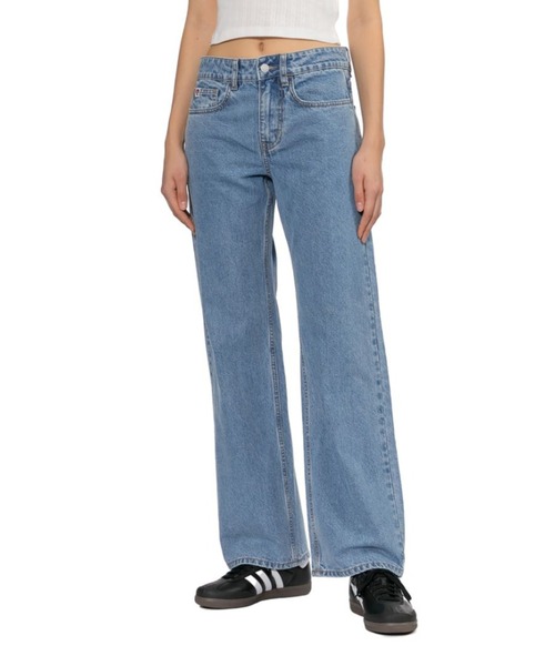 A BATHING APE(アベイシングエイプ)の「PU BADGE WASHED STRAIGHT CUT JEANS(デニムパンツ・レディース・ライトインディゴブルー/インディゴブルー・SMALL/X-SMALL)」の5枚目の写真