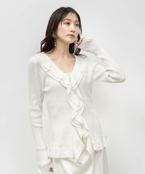RANDA（ランダ）の「ラッフルデザインニットカーディガン（ニット/セーター・レディース・グレー/ホワイト/イエロー・FREE）」の2枚目の写真