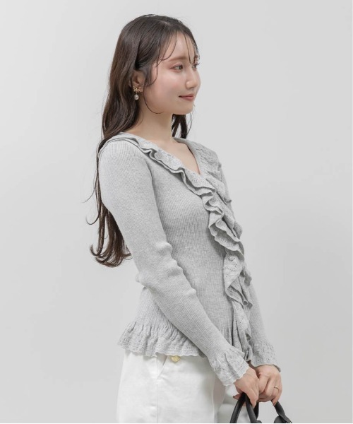 RANDA（ランダ）の「ラッフルデザインニットカーディガン（ニット/セーター・レディース・グレー/ホワイト/イエロー・FREE）」の5枚目の写真