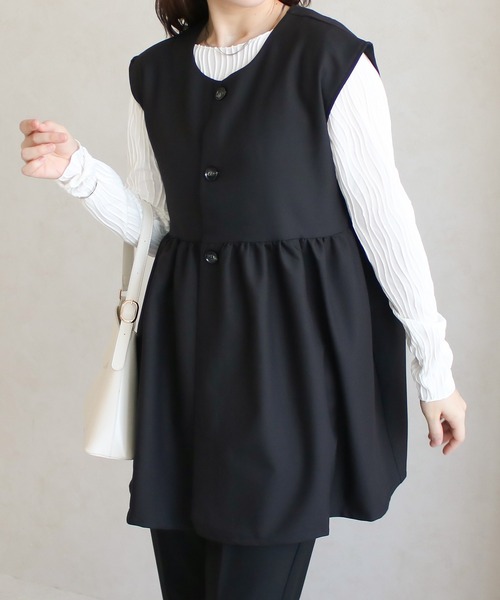 Social GIRL（ソーシャルガール）の「●Social GIRL●ノーカラーペプラムベスト（ベスト・レディース・ネイビー/ベージュ・M）」の3枚目の写真