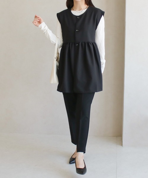 Social GIRL（ソーシャルガール）の「●Social GIRL●ノーカラーペプラムベスト（ベスト・レディース・ネイビー/ベージュ・M）」の4枚目の写真