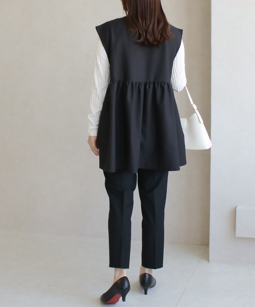 Social GIRL（ソーシャルガール）の「●Social GIRL●ノーカラーペプラムベスト（ベスト・レディース・ネイビー/ベージュ・M）」の5枚目の写真