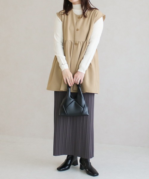 Social GIRL（ソーシャルガール）の「●Social GIRL●ノーカラーペプラムベスト（ベスト・レディース・ネイビー/ベージュ・M）」の10枚目の写真