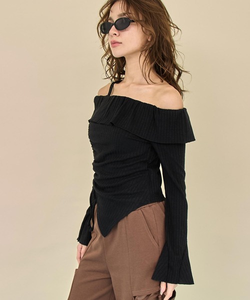 ANAP（アナップ）の「フレアスリーブ ギャザーデザイン オフショルダー リブ トップス（Tシャツ/カットソー・レディース・ブラック/ホワイト/ブルー・F）」の9枚目の写真