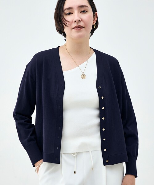 NOLLEY’S(ノーリーズ)の「【一部WEB限定カラー】《手洗い可能》エアリータッチゆったりVネックカーディガン(カーディガン/ボレロ・レディース・ブラック/ベビーピンク/オフホワイト/オレンジ/ネイビー/グリーン/ブラウン・38)」の5枚目の写真