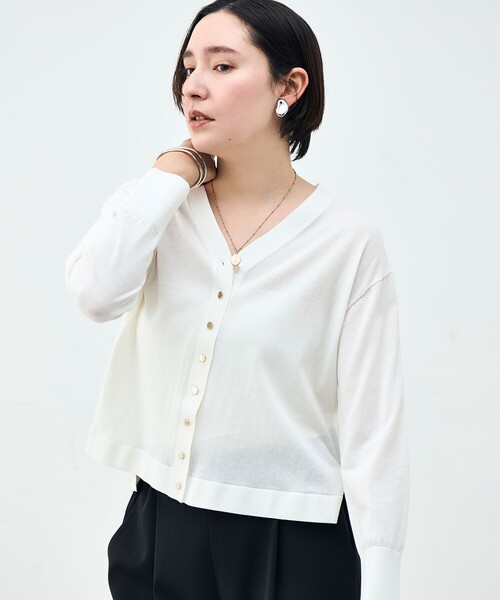 NOLLEY’S(ノーリーズ)の「【一部WEB限定カラー】《手洗い可能》エアリータッチゆったりVネックカーディガン(カーディガン/ボレロ・レディース・ブラック/ベビーピンク/オフホワイト/オレンジ/ネイビー/グリーン/ブラウン・38)」の2枚目の写真