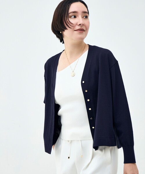 NOLLEY’S(ノーリーズ)の「【一部WEB限定カラー】《手洗い可能》エアリータッチゆったりVネックカーディガン(カーディガン/ボレロ・レディース・ブラック/ベビーピンク/オフホワイト/オレンジ/ネイビー/グリーン/ブラウン・38)」の16枚目の写真