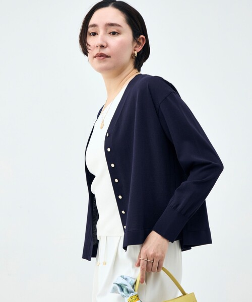 NOLLEY’S(ノーリーズ)の「【一部WEB限定カラー】《手洗い可能》エアリータッチゆったりVネックカーディガン(カーディガン/ボレロ・レディース・ブラック/ベビーピンク/オフホワイト/オレンジ/ネイビー/グリーン/ブラウン・38)」の18枚目の写真