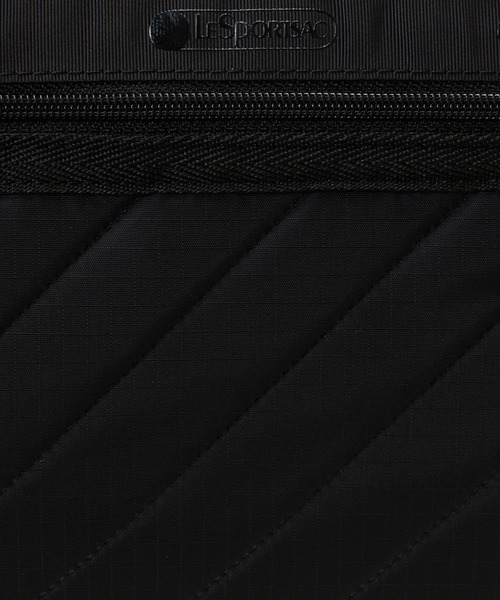 LeSportsac(レスポートサック)の「DELUXE MED WEEKENDER ラインデボスブラック(ボストンバッグ・レディース・ブラック・FREE)」の3枚目の写真