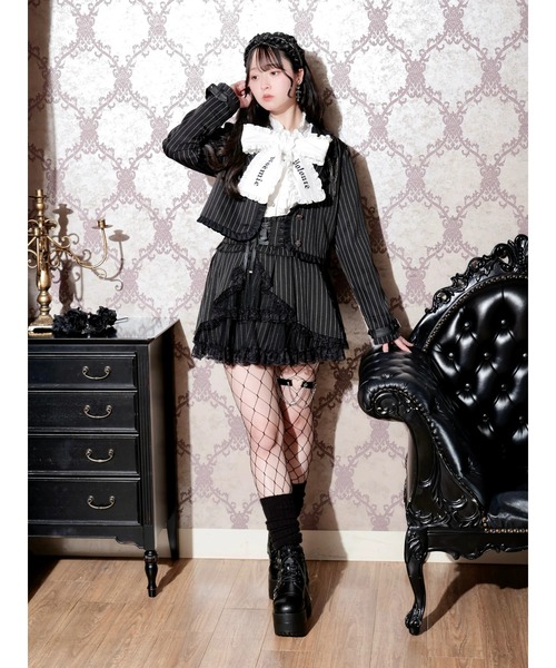 NOEMIE(ノエミー)の「合皮切り替えフリルクロップドテーラージャケット(テーラードジャケット・レディース・ブラック/A・M)」の12枚目の写真