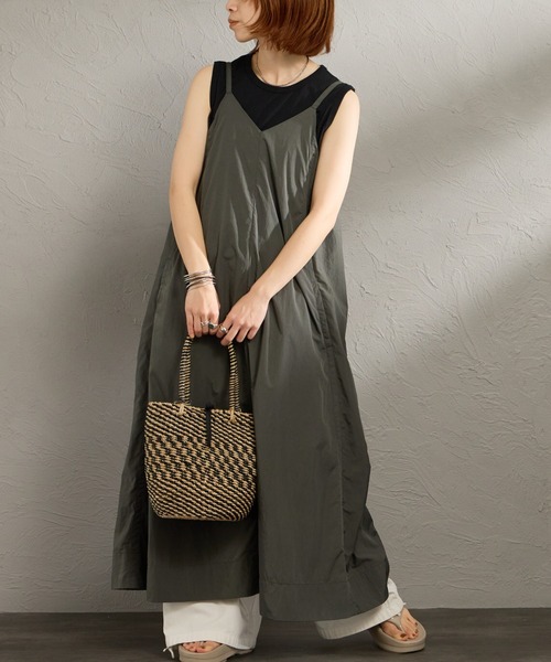 DANTON（ダントン）の「［DANTON/ダントン］ナイロンタフタ Aライン キャミワンピース（ワンピース・レディース・チャコールグレー/オリーブ・36）」の2枚目の写真
