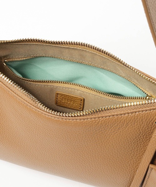 mysty woman（ミスティウーマン）の「【story.】レザーカーブBAG 659916（ショルダーバッグ・レディース・キャメル/ブラック/ピンク・FREE）」の18枚目の写真