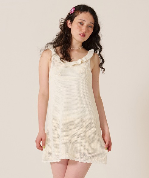 TINA:JOJUN(ティーナジョジュン)の「ハンド刺繍入り 透かし編み ニットワンピース TINA:JOJUN(ワンピース・レディース・アイボリー/グレー・M)」の5枚目の写真