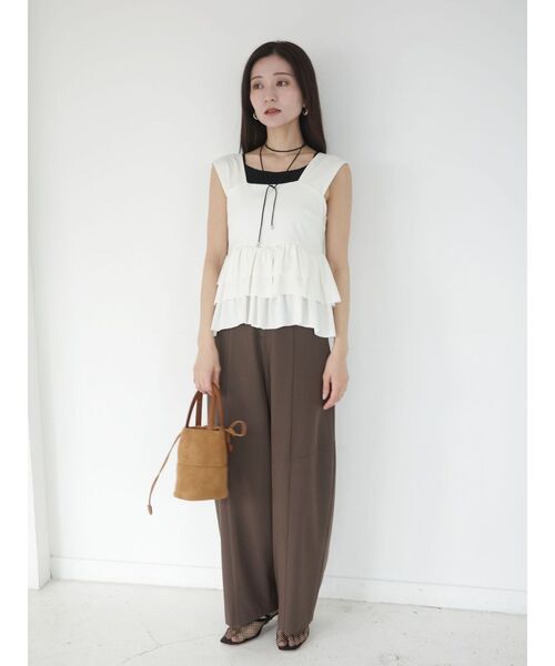 LAGUNAMOON（ラグナムーン）の「カーブペプラムカットノースリトップス（タンクトップ・レディース・ホワイト/ブラック/ブラウン・FREE）」の4枚目の写真