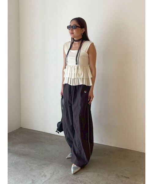 LAGUNAMOON（ラグナムーン）の「カーブペプラムカットノースリトップス（タンクトップ・レディース・ホワイト/ブラック/ブラウン・FREE）」の19枚目の写真