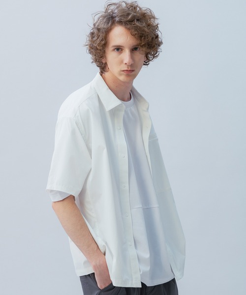 +phenix(プラスフェニックス)の「+phenix(プラスフェニックス) AIRFLOW SHORT SLEEVE SHIRT / エアフロー ショートスリーブシャツ(シャツ/ブラウス・メンズ・ブラック/ホワイト/チャコール・M/XL/L)」の4枚目の写真