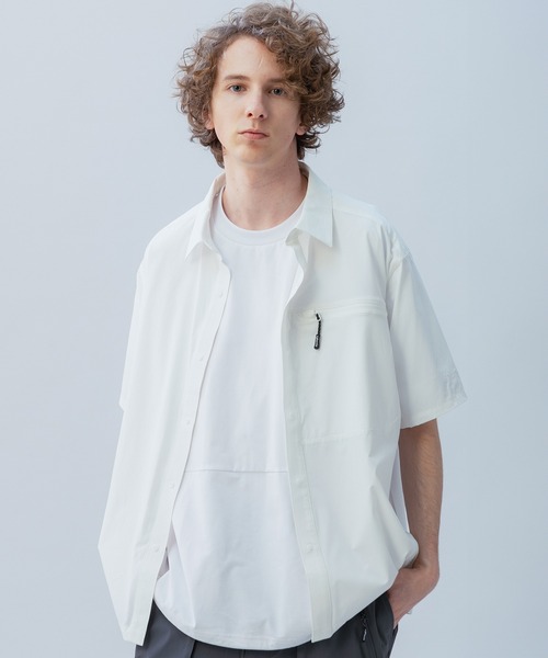 +phenix(プラスフェニックス)の「+phenix(プラスフェニックス) AIRFLOW SHORT SLEEVE SHIRT / エアフロー ショートスリーブシャツ(シャツ/ブラウス・メンズ・ブラック/ホワイト/チャコール・M/XL/L)」の7枚目の写真