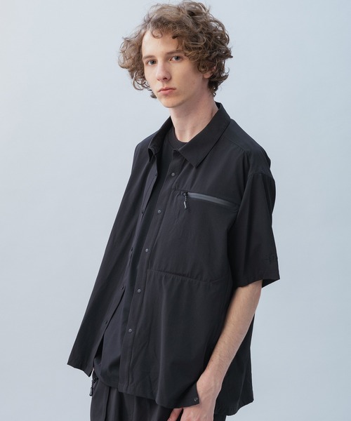 +phenix(プラスフェニックス)の「+phenix(プラスフェニックス) AIRFLOW SHORT SLEEVE SHIRT / エアフロー ショートスリーブシャツ(シャツ/ブラウス・メンズ・ブラック/ホワイト/チャコール・M/XL/L)」の18枚目の写真