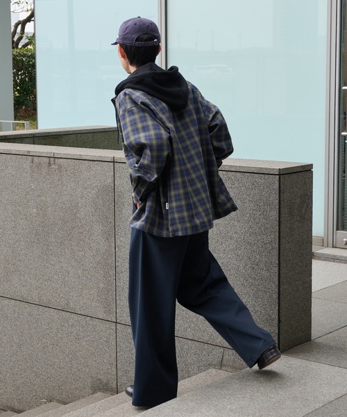 Perushu(ペルーシュ)の「SAILOR STYLE ASYMMETRIC BUTTON WIDE SLACKS/セーラーデザインアシンメトリーボタンワイドスラックス(スラックス・メンズ・ネイビー/カーキ・LARGE/SMALL/MEDIUM)」の6枚目の写真