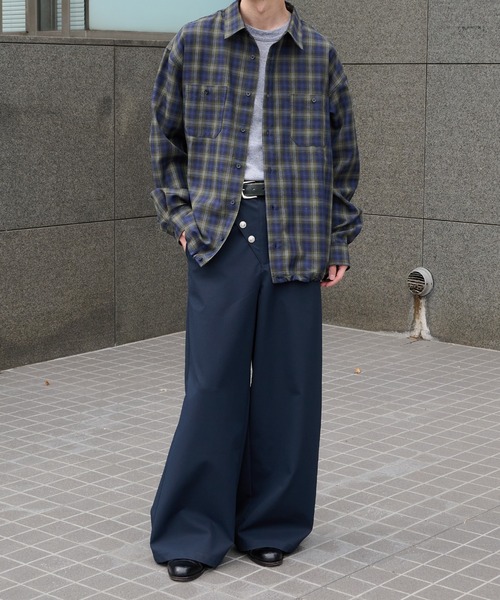 Perushu(ペルーシュ)の「SAILOR STYLE ASYMMETRIC BUTTON WIDE SLACKS/セーラーデザインアシンメトリーボタンワイドスラックス(スラックス・メンズ・ネイビー/カーキ・LARGE/SMALL/MEDIUM)」の10枚目の写真
