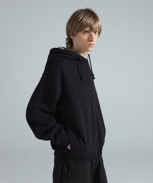 Y-3（ワイスリー）の「Y-3 MERCEDES - AMG PETRONAS FORMULA 1 TEAM ZIP HOODIE（パーカー・メンズ・ブラック・XX-SMALL/X-SMALL/SMALL/MEDIUM/LARGE/X-LARGE/XX-LARGE）」の4枚目の写真