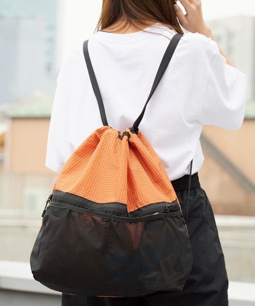 POLeR(ポーラー)の「POLeR/ポーラー KNAPSACK2.0 ナップサック 2026年春夏(バックパック/リュック・メンズ・オレンジ/グリーン/ブラック・ONE SIZE)」の3枚目の写真