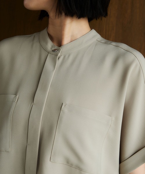 CROSS FUNCTION(クロスファンクション)の「《防シワ》サマナチュラリュクス ダブルポケットバンドカラーブラウス【CROSS FUNCTION/クロスファンクション】(シャツ/ブラウス・レディース・ネイビー/チャコールグレー/モカ/ベージュ・L/M/LL)」の19枚目の写真