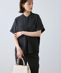 CROSS FUNCTION（クロスファンクション）の「《防シワ》サマナチュラリュクス ダブルポケットバンドカラーブラウス【CROSS FUNCTION/クロスファンクション】（シャツ/ブラウス）」