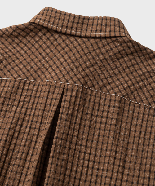 NONBLANK（ノンブランク）の「ウィンドウチェッククロップボタンダウンLSシャツ_TAN（シャツ/ブラウス・メンズ・ブラウン・MEDIUM/LARGE/X-LARGE/SMALL）」の6枚目の写真