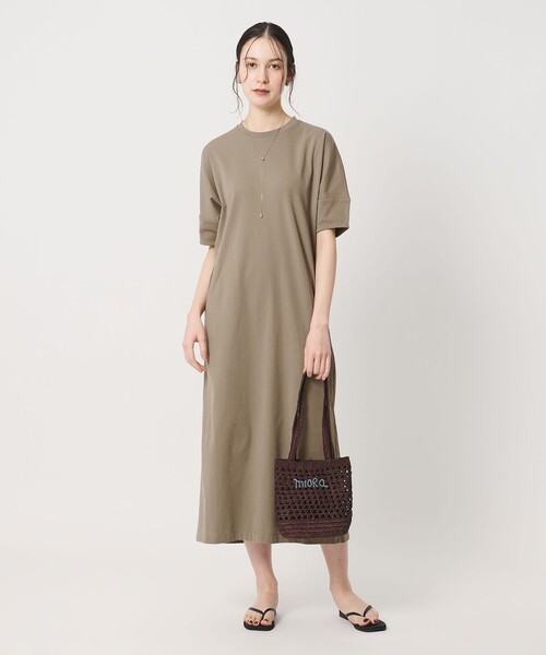 BEAUTY&YOUTH UNITED ARROWS（ビューティーアンドユースユナイテッドアローズ）の「【WEB限定 Wardrobe DAILY MINIMAL】パフスリーブ カットワンピース UVカット 接触冷感（ワンピース・レディース・ブラック/レッド/ダークブラウン/モカ・FREE）」の3枚目の写真