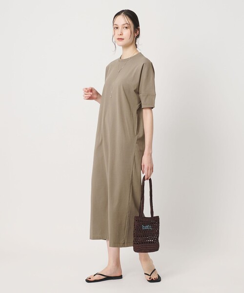 BEAUTY&YOUTH UNITED ARROWS（ビューティーアンドユースユナイテッドアローズ）の「【WEB限定 Wardrobe DAILY MINIMAL】パフスリーブ カットワンピース UVカット 接触冷感（ワンピース・レディース・ブラック/レッド/ダークブラウン/モカ・FREE）」の12枚目の写真