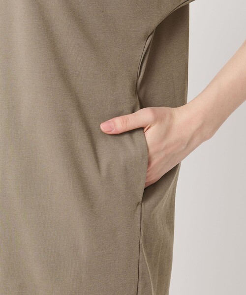 BEAUTY&YOUTH UNITED ARROWS（ビューティーアンドユースユナイテッドアローズ）の「【WEB限定 Wardrobe DAILY MINIMAL】パフスリーブ カットワンピース UVカット 接触冷感（ワンピース・レディース・ブラック/レッド/ダークブラウン/モカ・FREE）」の22枚目の写真