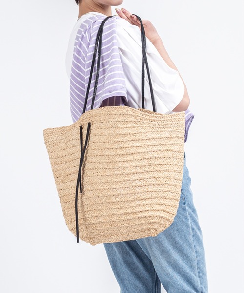 MADE IN MADA(メイドインマダ)の「【MADE IN MADA /メイドインマダ】舟型かごバッグ ラフィア トートバッグ(かごバッグ・レディース・ナチュラル/ライトブラウン・FREE)」の16枚目の写真