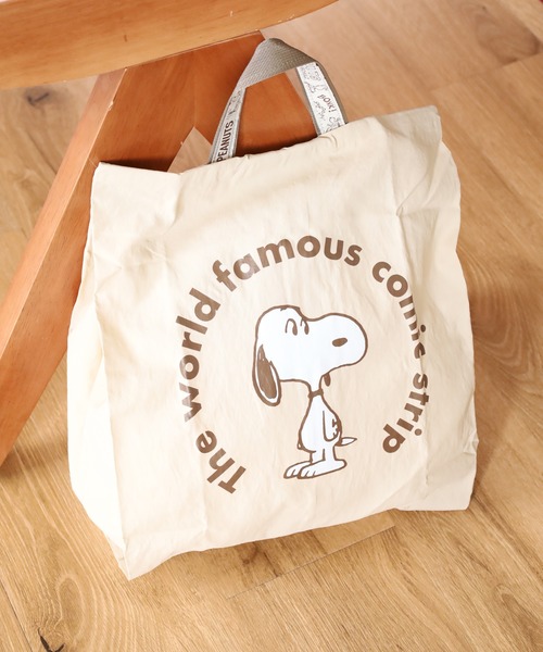 SNOOPY(スヌーピー)の「SNOOPY スヌーピー ワイドトラベルポーチ(トラベルグッズ・レディース・ダークグレー/ベージュ・FREE)」の2枚目の写真