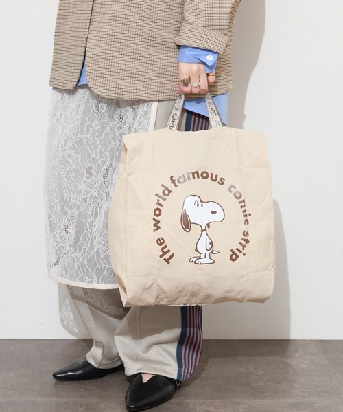 SNOOPY(スヌーピー)の「SNOOPY スヌーピー ワイドトラベルポーチ(トラベルグッズ・レディース・ダークグレー/ベージュ・FREE)」の9枚目の写真