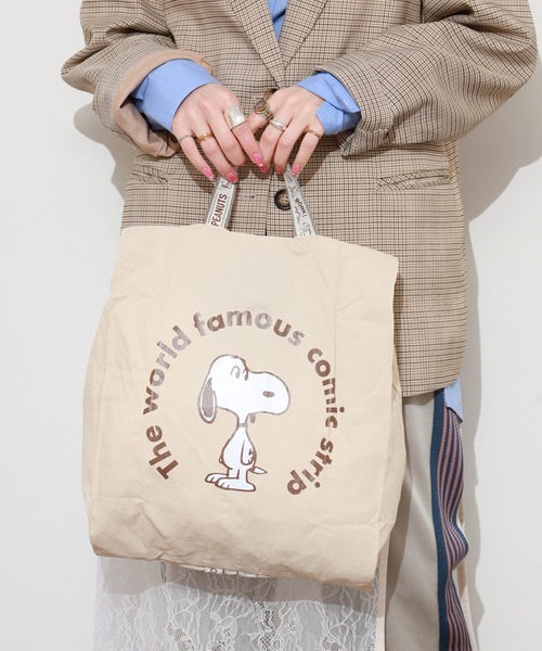 SNOOPY(スヌーピー)の「SNOOPY スヌーピー ワイドトラベルポーチ(トラベルグッズ・レディース・ダークグレー/ベージュ・FREE)」の8枚目の写真