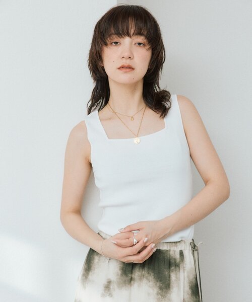 RIVE DROITE(リヴドロワ)の「【接触冷感】クールタッチ2wayニットタンクトップ(ニット/セーター・レディース・オフホワイト/ブラック/ダークブラウン・FREE)」の4枚目の写真