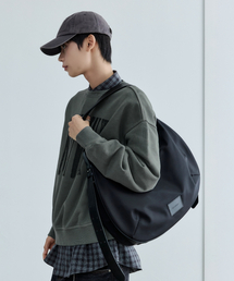 MAISON MINED（メゾンミネド）の「BIG SIDE STRAP HOBO BAG BLACK（メッセンジャーバッグ）」